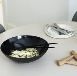 Skåle Krenit Salatskål – Normann Copenhagen -Køkkenudstyr 3510 Normann Copenhagen Krenit Saladbowl Saladset Black Timber 01 1